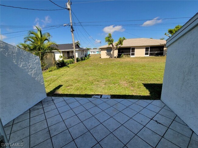 Building Photo - 3728 Santa Barbara Blvd