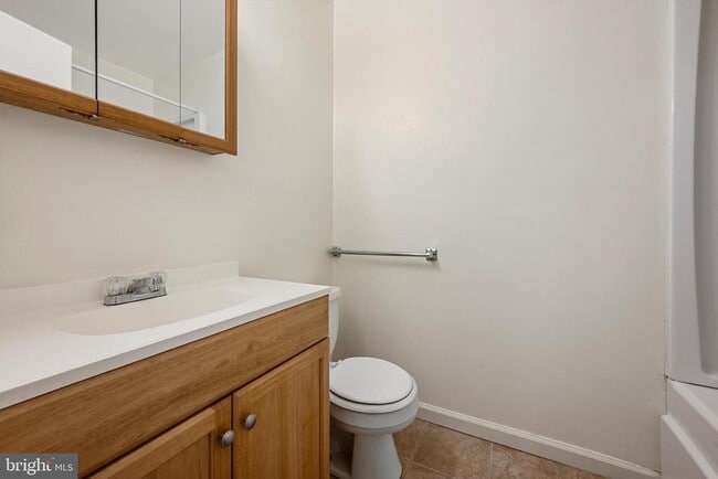 Building Photo - 105 Cameron St