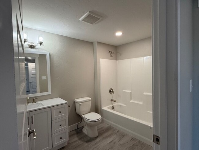Building Photo - Available Now – Beautiful 3 Bed, 2.5 Bath Townhouse!!!