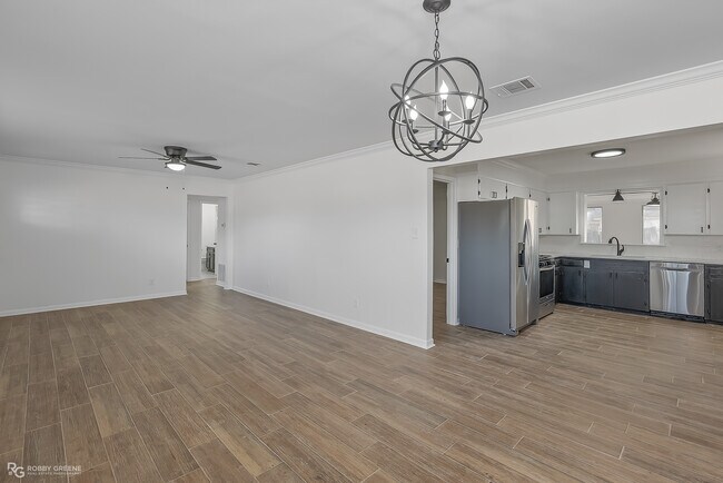 Building Photo - 1522 Captain Shreve Dr