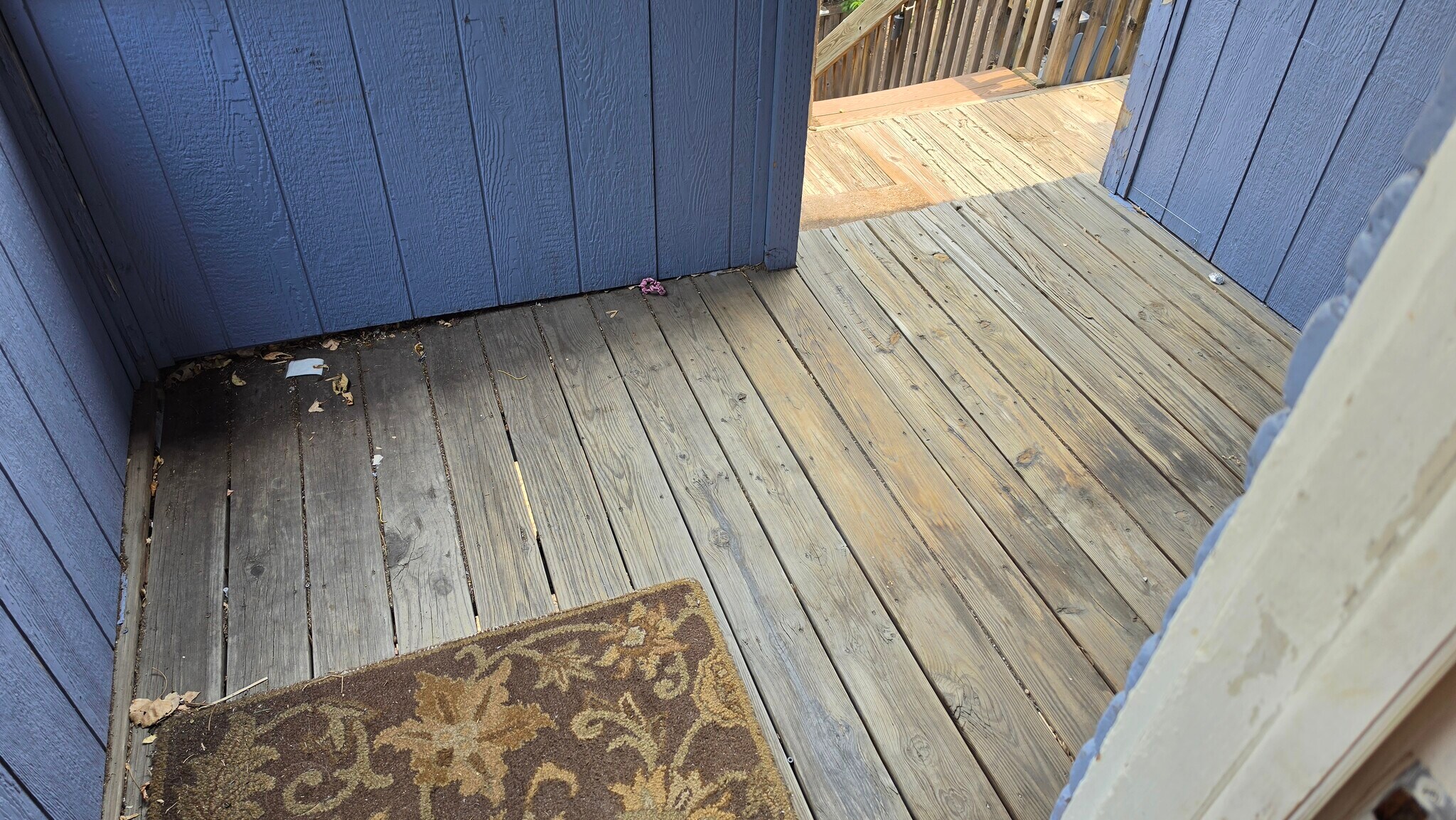 8X8 Private Deck - 210 S Logan St