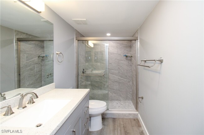 Building Photo - 600 Valley Stream Dr