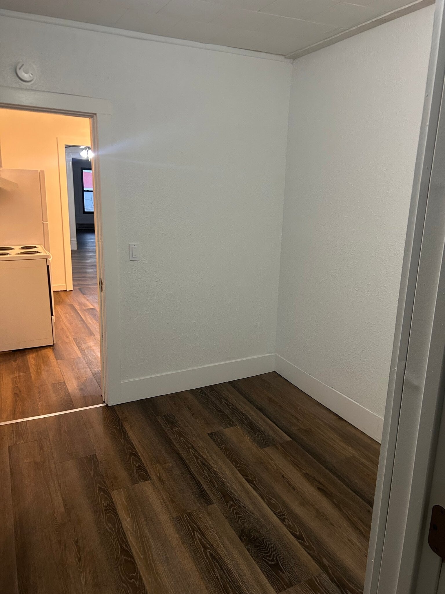 Building Photo - 415 4th Ave W