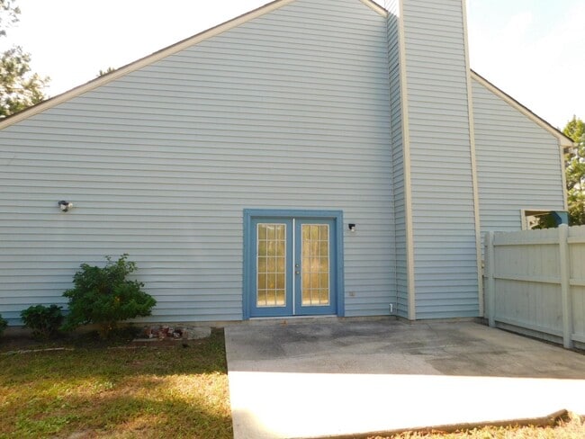 Building Photo - REMODLED