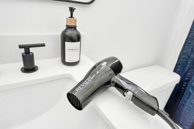 Building Photo - 3909 Maggie St