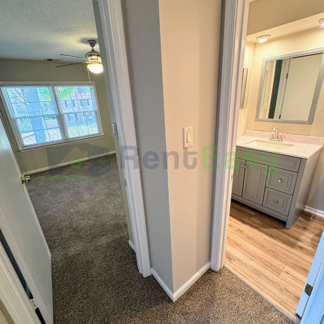 Building Photo - 401 Henley Ct