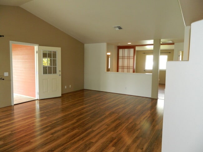 Building Photo - Beautifully Upgraded 3BR/2BA Home in Luala?i Subdivision