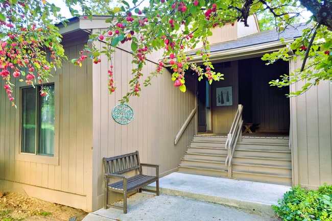 Building Photo - 2747 N Fairview Dr