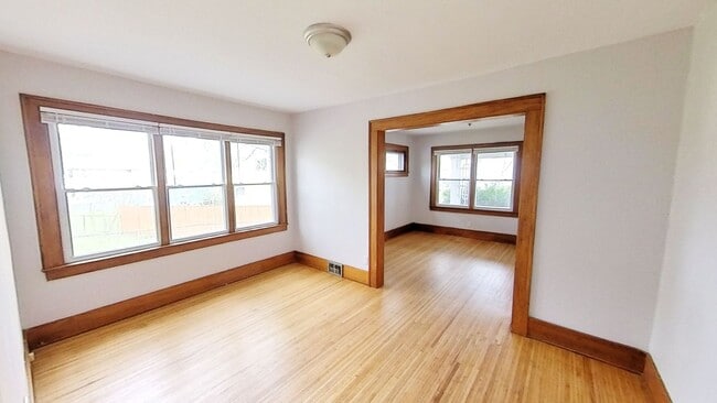 Building Photo - 3 Bedroom in Swillburg Area