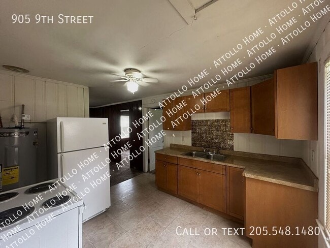 Building Photo - 905 9th St