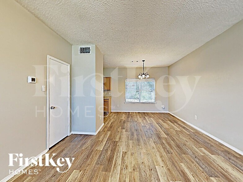 Building Photo - 530 Alameda Ave