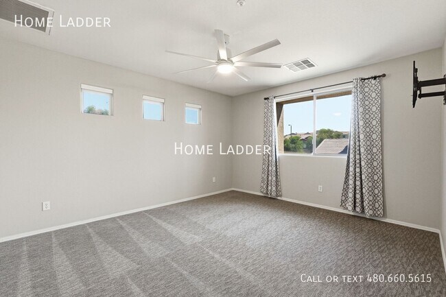 Building Photo - 1429 E Elgin St