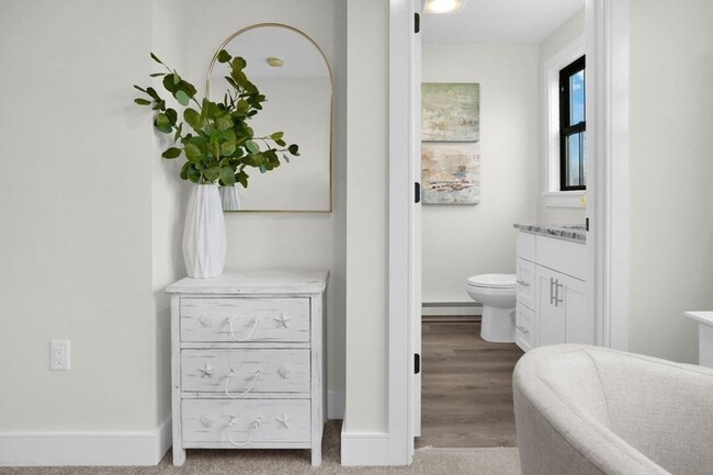 Building Photo - Townhomes at 5-7 Water St | One-Bedroom El...