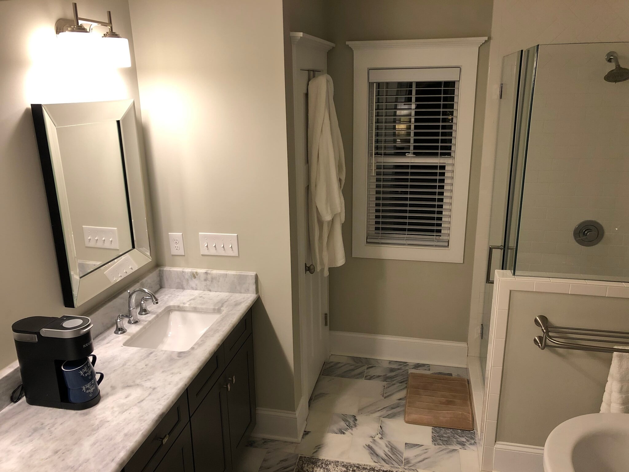 Building Photo - 1011 Everett Pl