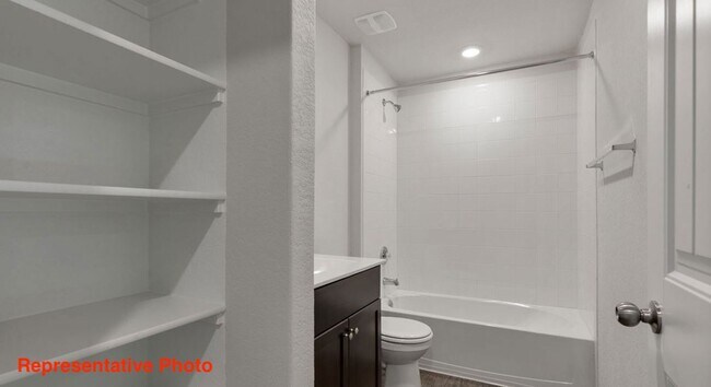 Building Photo - 4 BR/ 2BA - 1612 SF - Seguin in Arroyo Ranch!