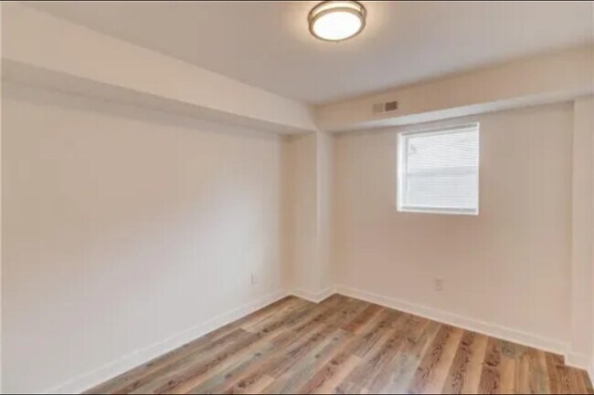 Building Photo - 1013 Ashby Ter NW