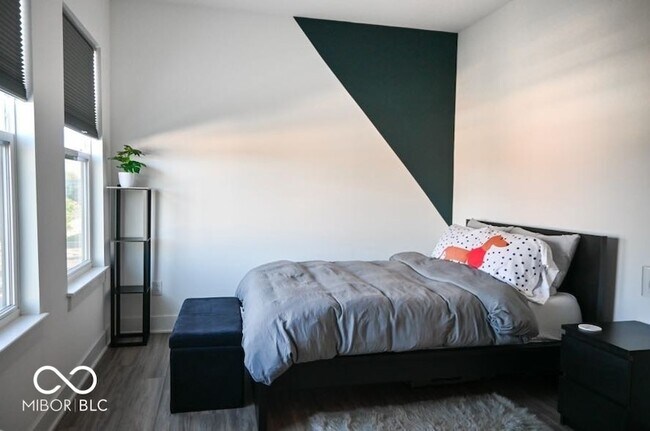 Building Photo - 1722 Alvord St