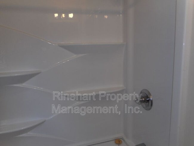 Building Photo - 408 Cummings St