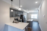 Interior Photo - Allen Rd - 3350 (x114)