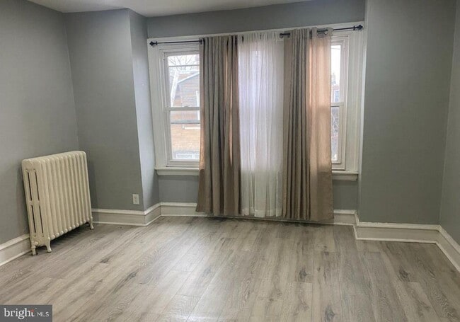 Building Photo - 6550 Regent St