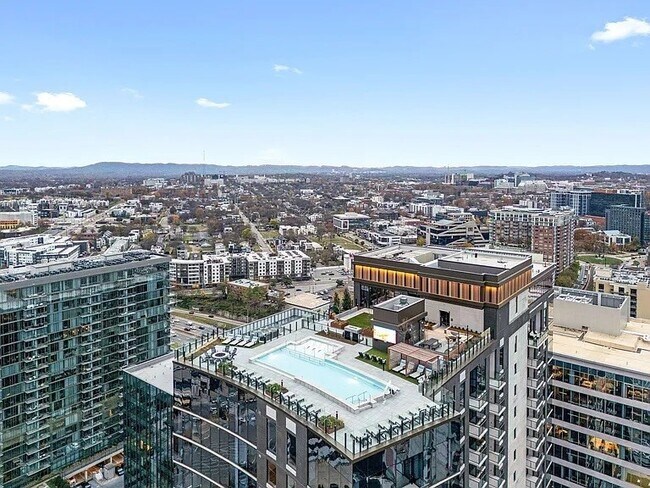 Building Photo - 1212 Demonbreun St