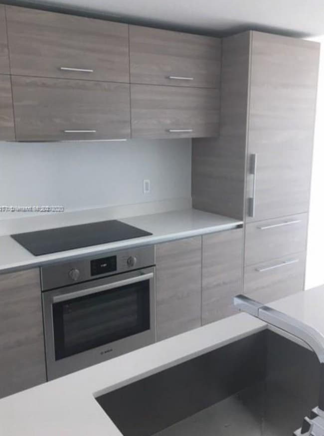 Building Photo - Stylish 1BR + Den at Dua Residences | Bay ...