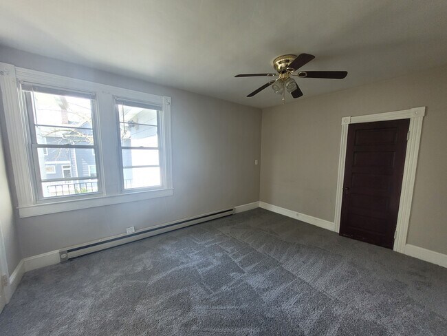 Building Photo - 14 E Overlea Ave