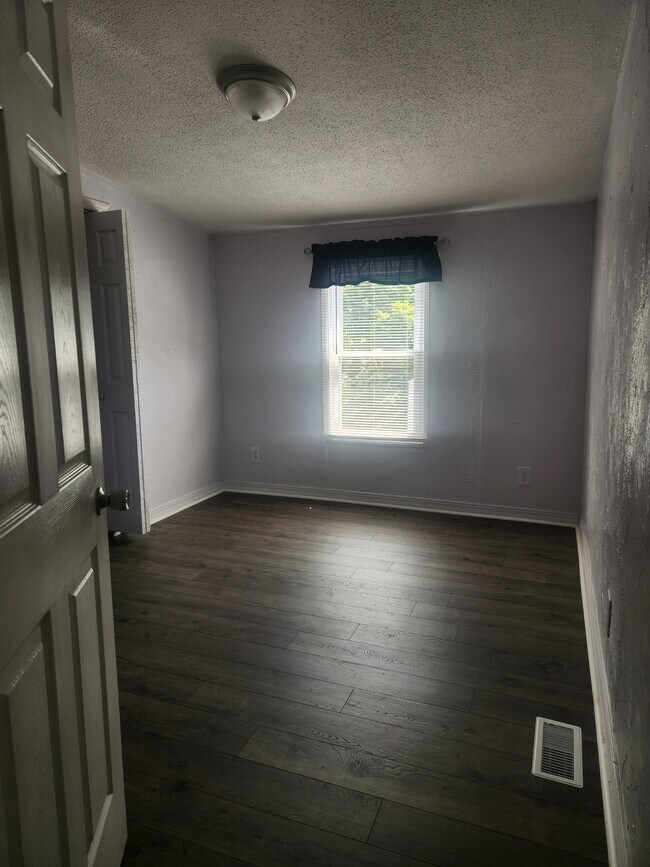 Building Photo - 124 Maynor Ln