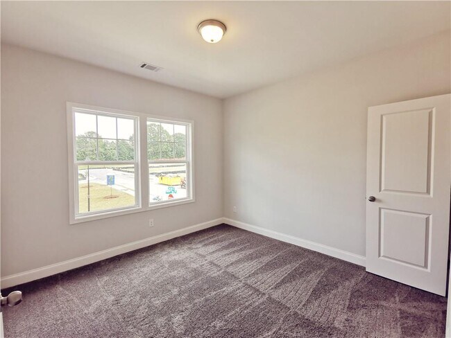 Building Photo - 2665 Whistler Wy NE