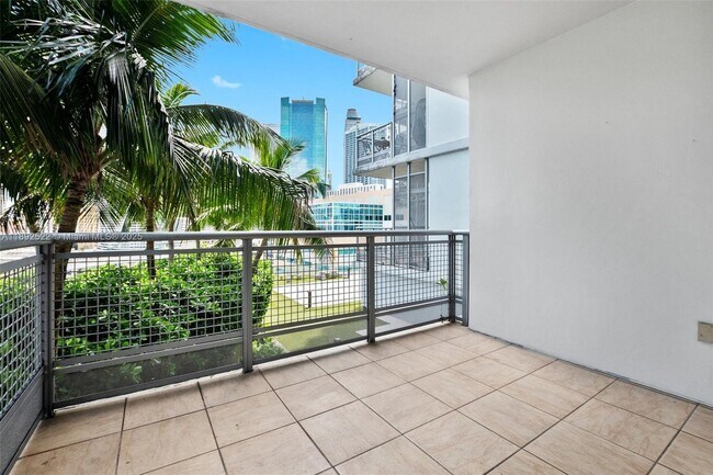 Building Photo - 350 S Miami Ave