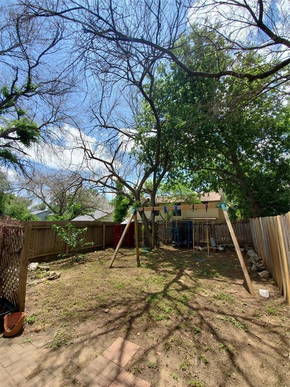 Building Photo - 9008 Sanger Dr