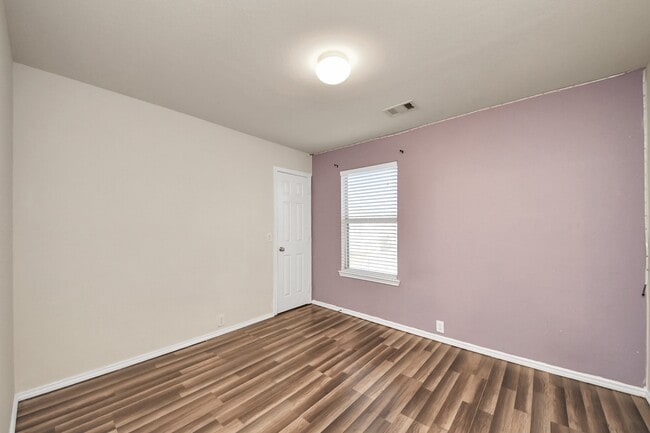 Building Photo - 2038 Eddlewood Ct