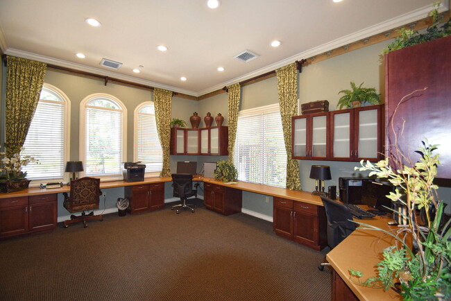 Building Photo - 3421 Tuscany Way