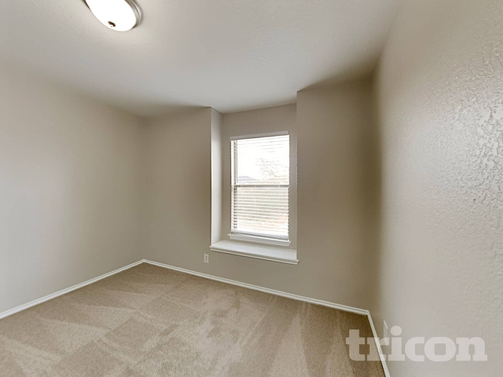 Building Photo - 15819 Hastings Park