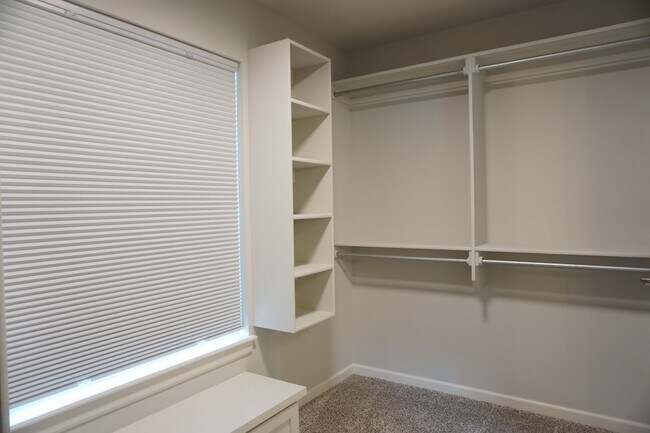 Building Photo - 3 Bedroom, 2 Bath With Office - Broken Arrow Schools