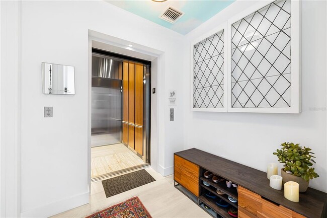 Building Photo - 1155 N Gulfstream Ave