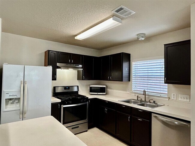 Building Photo - 10623 Sugar Trace Dr