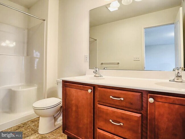 Building Photo - 4935 Laurel Valley Ln