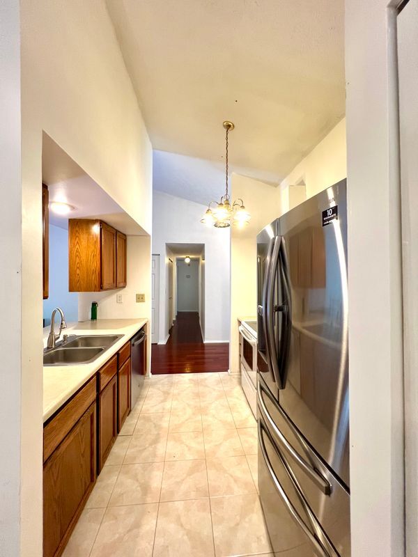 Building Photo - 1295 Taylor Oaks Dr