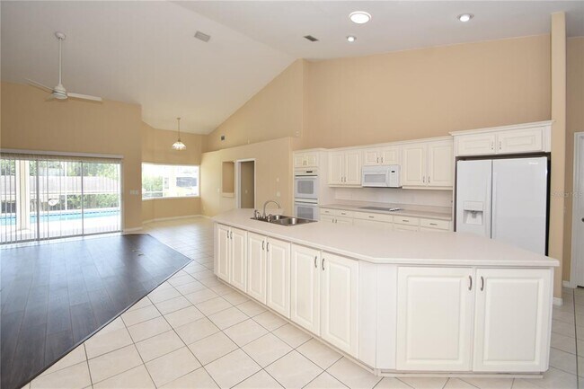 Building Photo - 10 Crampton Ct