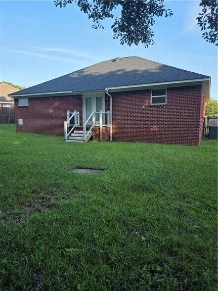 Building Photo - 11890 Ives Ln