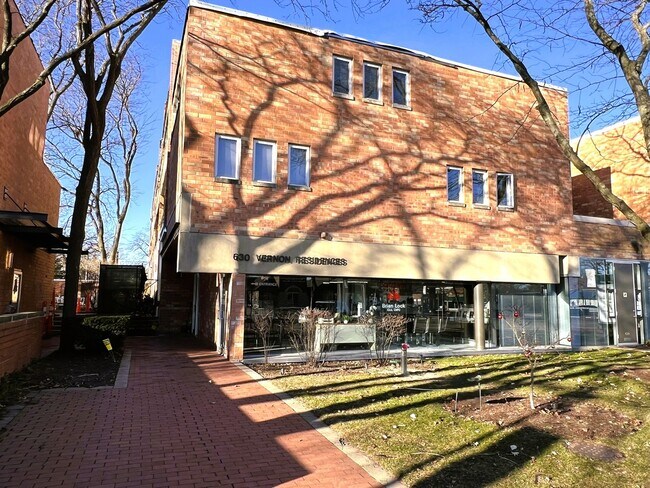Building Photo - 630 Vernon Ave