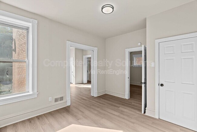 Building Photo - 3915 Russell Blvd