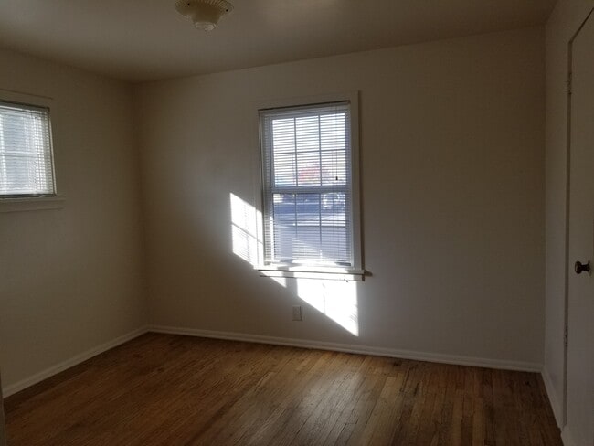 Building Photo - Ephrata House with Full Basement