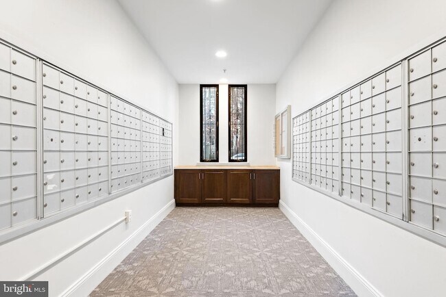 Building Photo - 1701 16th St NW