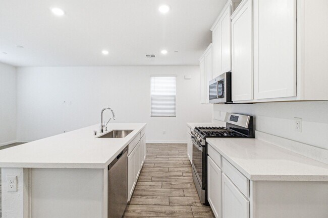Building Photo - 9763 Mojave Mountain St