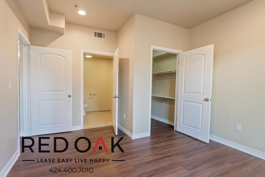 Building Photo - 8747 Sepulveda Blvd