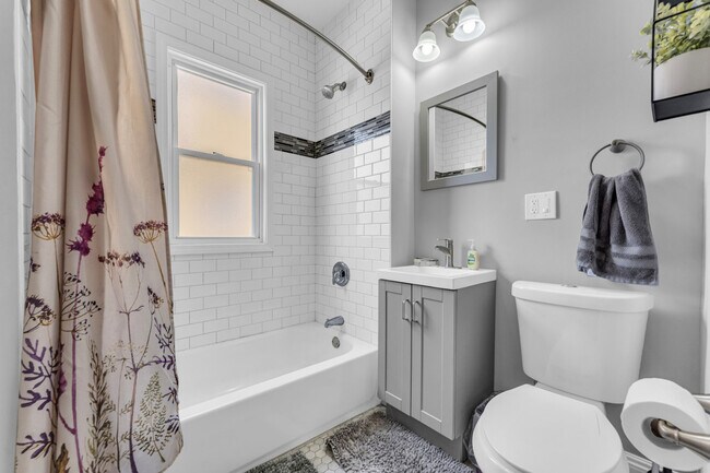 Building Photo - 10617 Bernard Ave