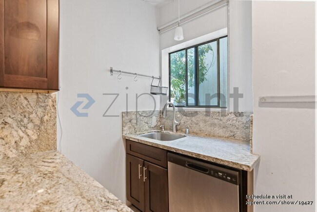 Building Photo - 39a Cook St