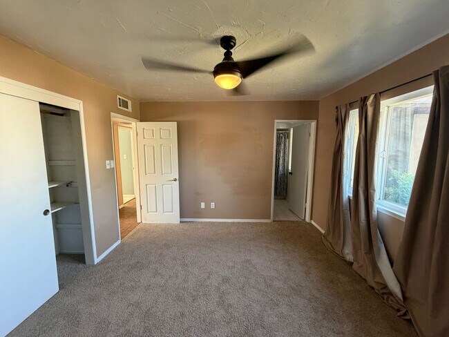 Building Photo - Wow Check out this 3 BD 2 BA SW Charmer near White Ln & Akers Road